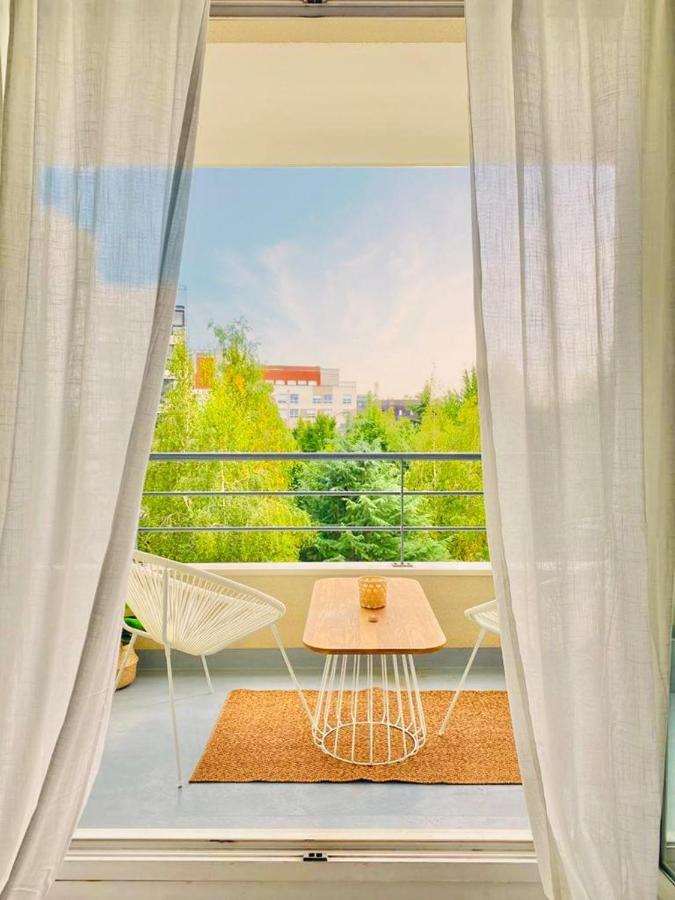 T2 Tres Charmant A Cergy Le Haut A Seulement 2 Min A Pied De La Gare !! Parking Prive Apartment Exterior foto