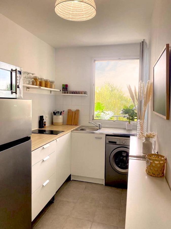 T2 Tres Charmant A Cergy Le Haut A Seulement 2 Min A Pied De La Gare !! Parking Prive Apartment Exterior foto